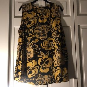EUC WhoWhatWear short sleeve floral top XXL
